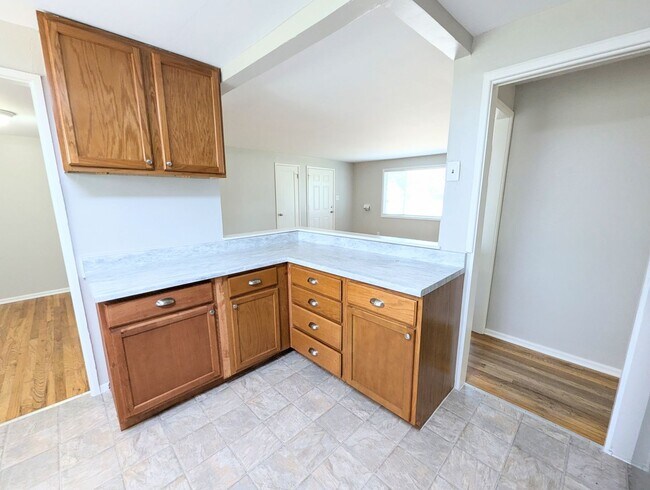 Building Photo - 3 bed 1 bath home in Aurora