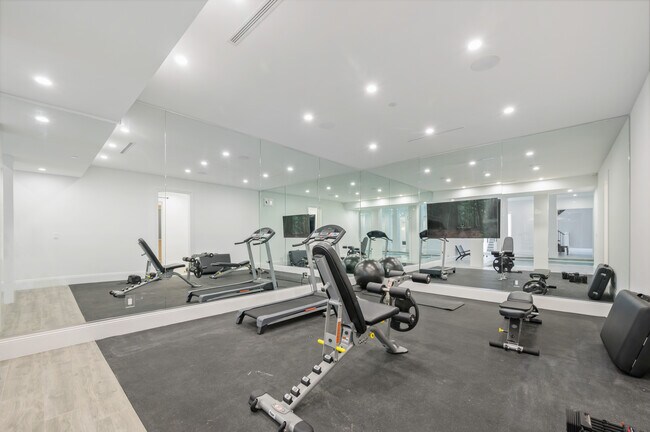 Building Photo - 517 N Camden Dr