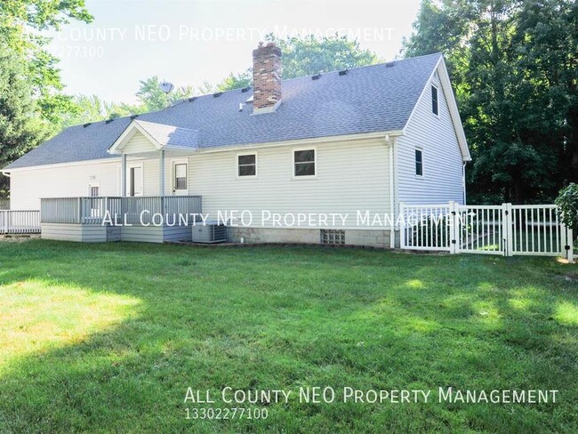 Building Photo - 3-bedroom available in Poland, OH!