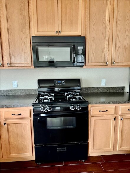 Building Photo - 16010 Limestone Lake Dr