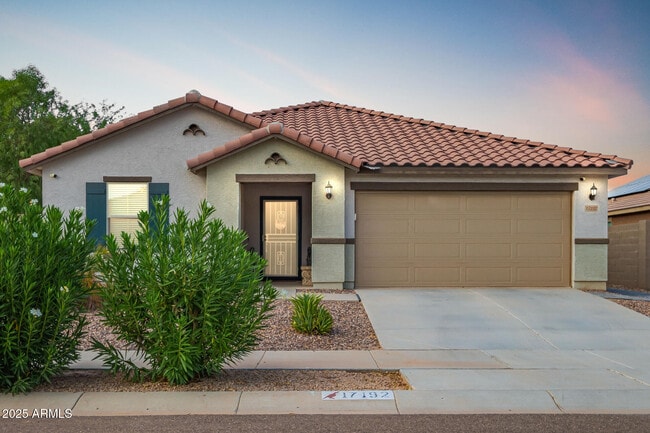 Building Photo - 17192 W Pinnacle Vis Dr
