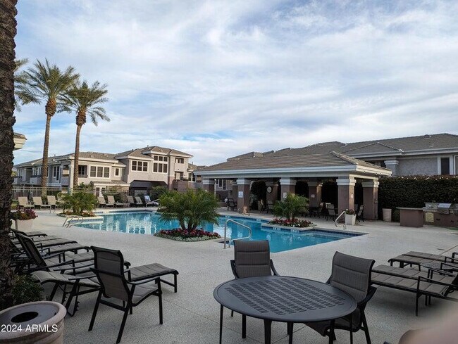 Building Photo - 15221 N Clubgate Dr