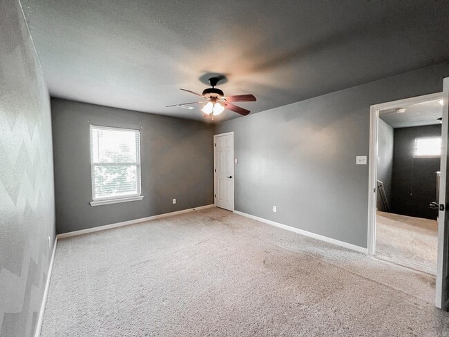Building Photo - 74 Earnhardt Cir