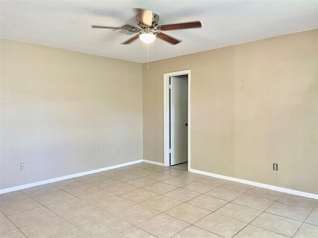 Building Photo - 22615 Indian Knoll Dr