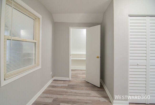 Building Photo - 1234 Grove-2
