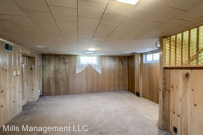 Building Photo - 3 br, 1 bath House - 2673 S 14