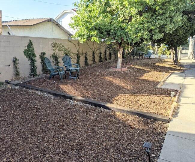 Backyard - 128 E Avenue 32