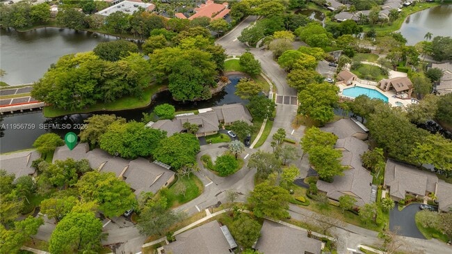 Building Photo - 9360 Chelsea Dr S