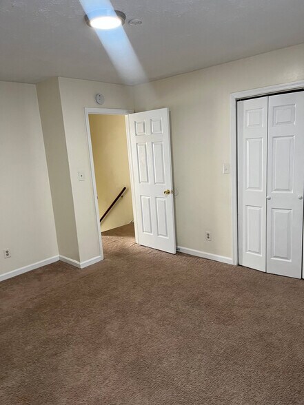 Building Photo - 5735 Aftonshire Dr