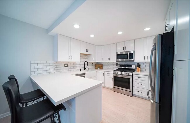 Building Photo - 4257 Laurel Canyon Blvd