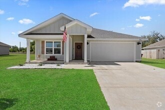Building Photo - 810 Otto Loop