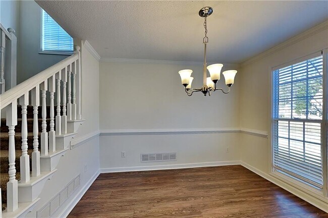 Building Photo - 162 Kipling Dr