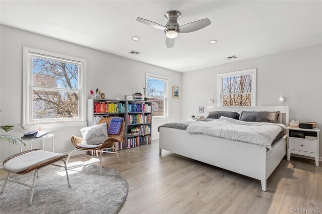 Building Photo - 350 Midland Ave