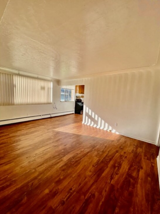 Building Photo - Karen Jean Apartments