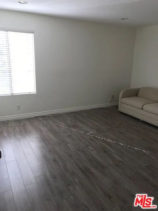 Building Photo - 1887 Greenfield Ave