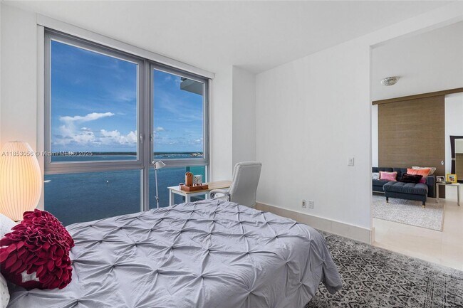 Building Photo - 1331 Brickell Bay Dr