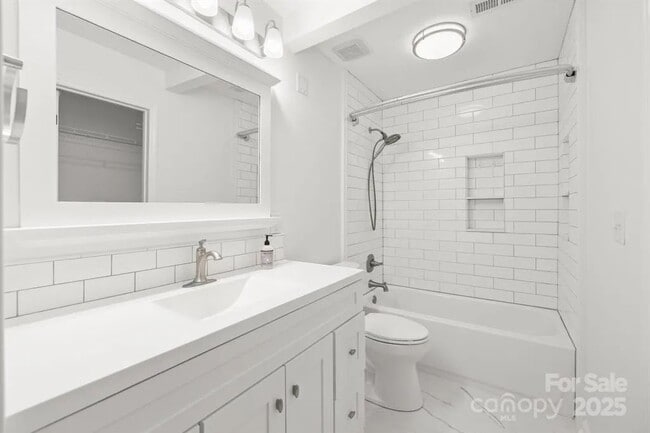 Building Photo - 226 Queens Rd