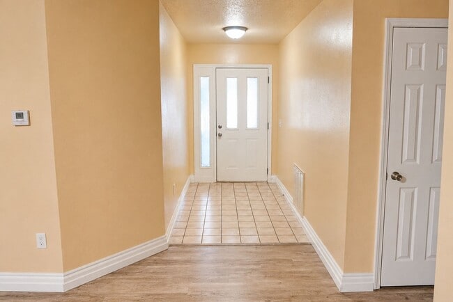 Building Photo - 3 Bedroom / 2 Bath home in Bentonville - Walk to Bentonville High School!