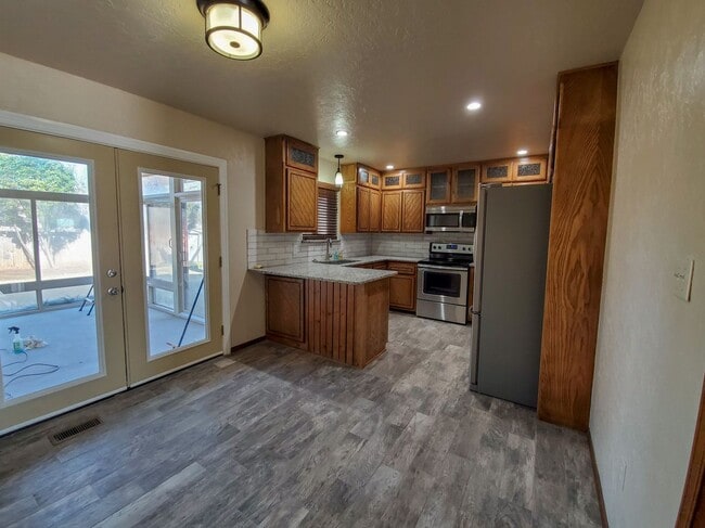 Building Photo - 3 bedroom 2 bath home in Shawnee