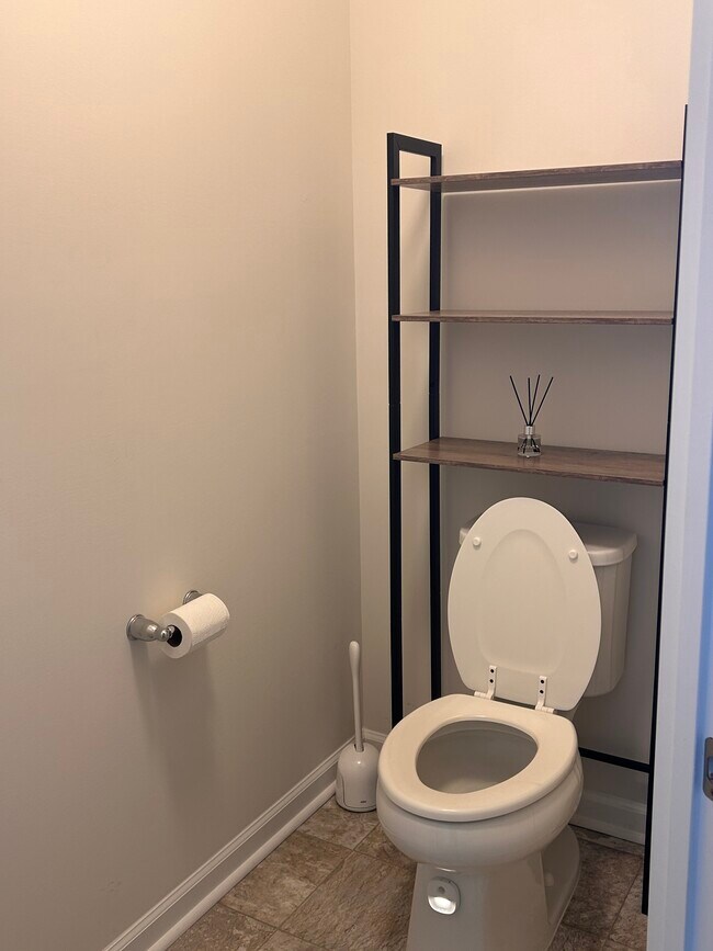 Building Photo - 1728 Refuge Dr