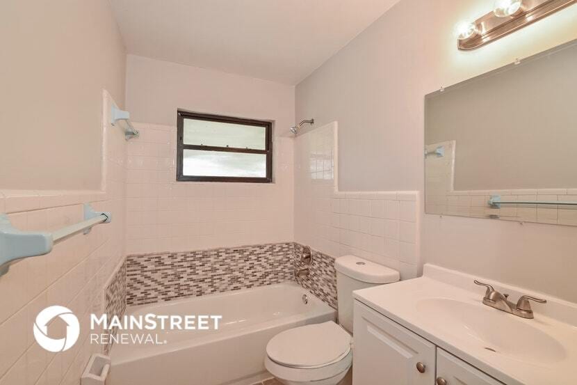 Building Photo - 1625 Leach Cir