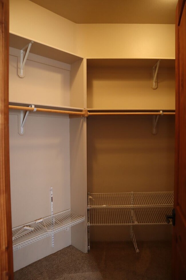 Building Photo - Your own resort! Elegant, Exclusive & Exquisite.