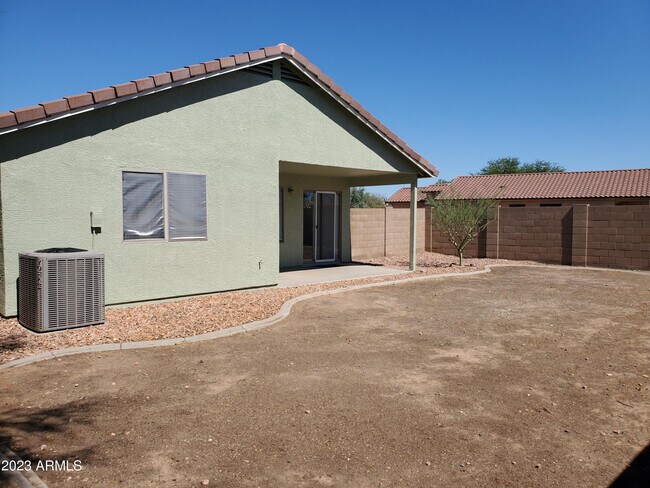 Building Photo - 15021 W Ventura St