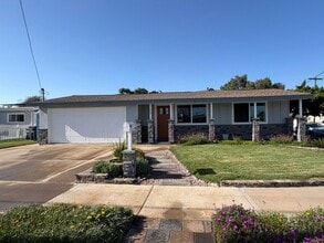 Building Photo - 828 Hemlock Ave