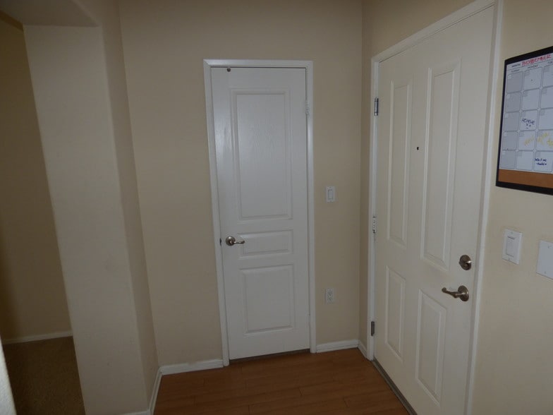 Building Photo - 2429 WATERMARKE Pl