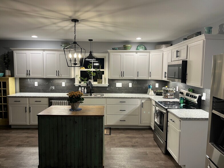 Kitchen - 17 N 5th St