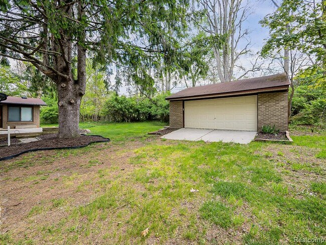 Building Photo - 7580 Thornwood St