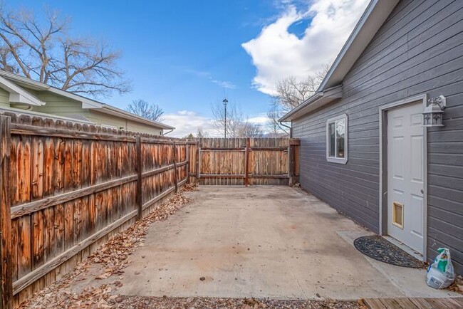 Building Photo - Beautiful Ranch-Style Home with Modern Ame...