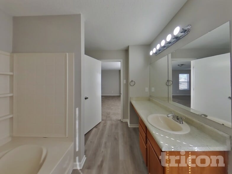 Building Photo - 8343 Weathervane Cir