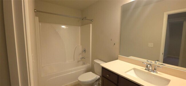 Building Photo - 107 Greenfield Dr