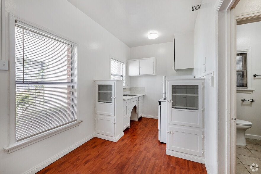 Studio - 370SF - Kitchen - Isabel Apartments, LLC