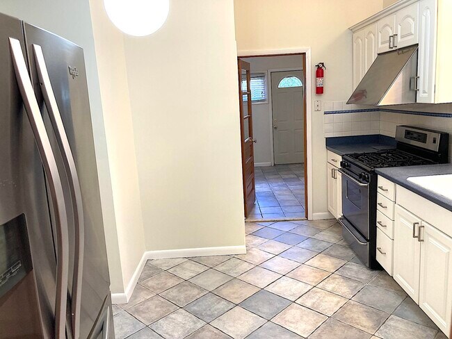 Building Photo - 284 MAGNOLIA Ave