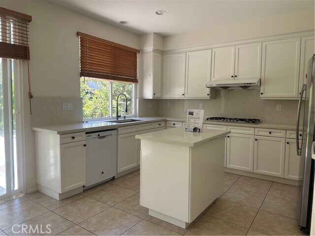 Building Photo - 44 Whispering Pine