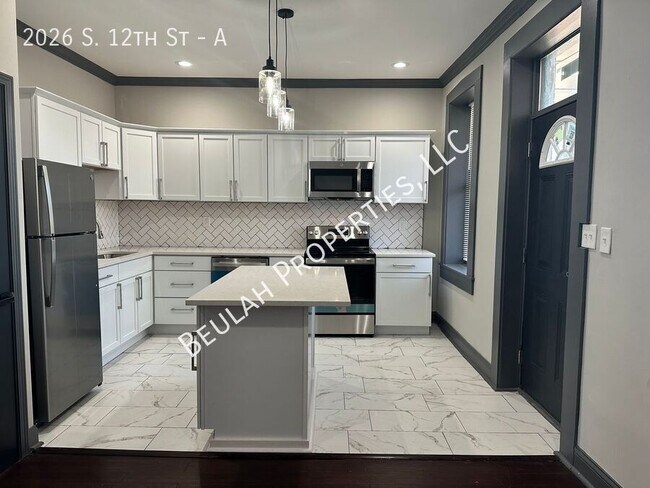 Building Photo - Walkable Soulard 2bd/2ba Townhouse
