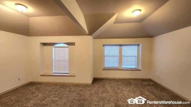 Building Photo - Beautiful Townhome in Euless!!