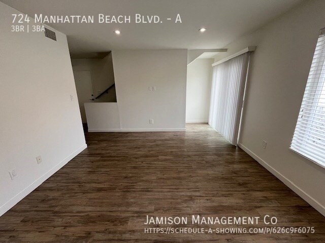 Building Photo - 724 Manhattan Beach Blvd