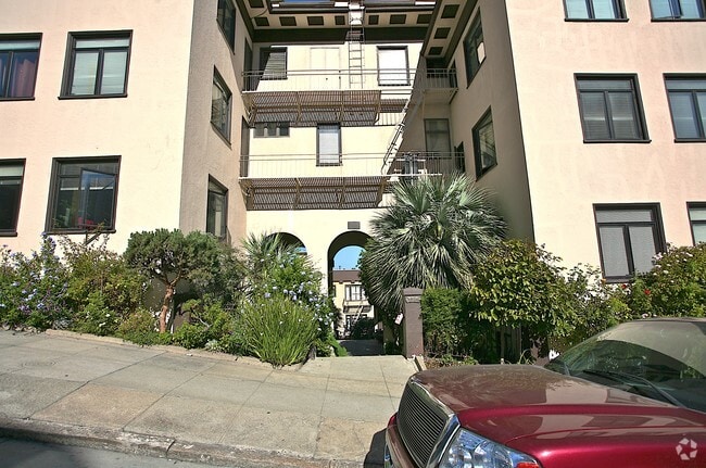 Building Photo - 1048 Union St