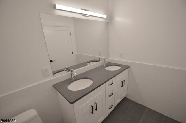 Building Photo - 340 Millburn Ave