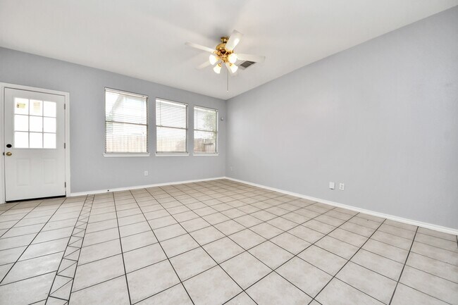 Building Photo - 16526 Cairngrove Ln