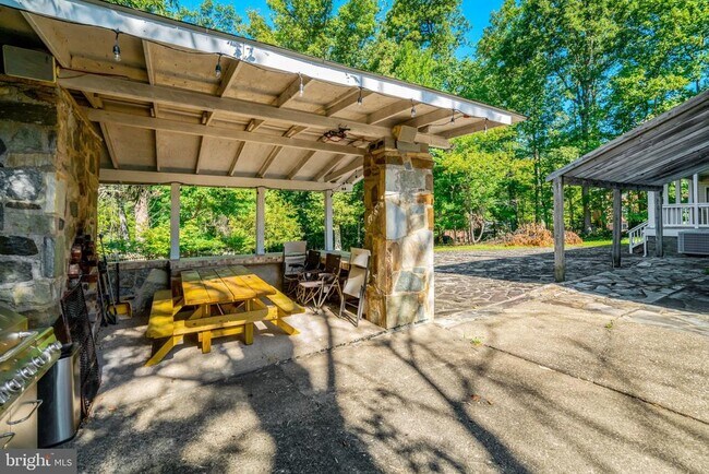 Building Photo - 3714 Hummer Rd