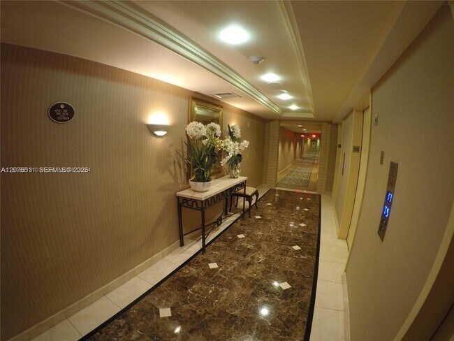 Building Photo - 20185 E Country Club Dr