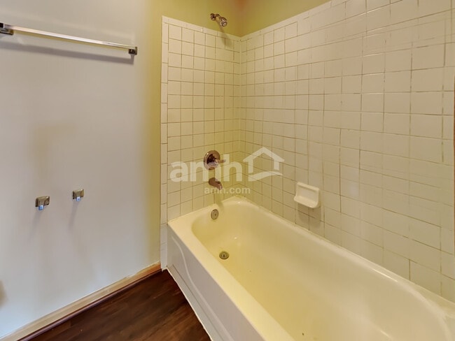 Building Photo - 14017 Emerald Ct