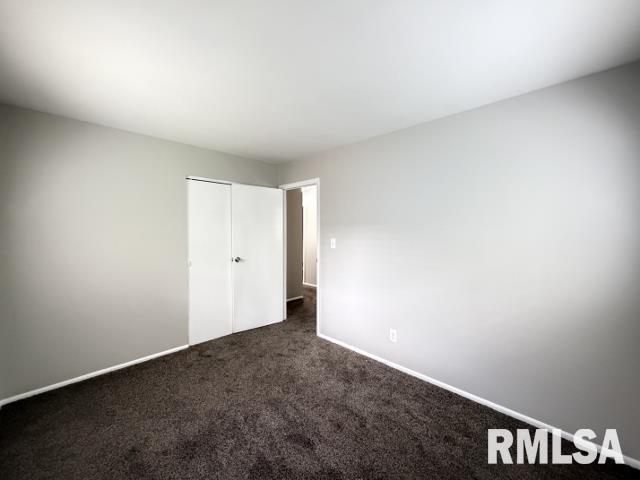 Building Photo - 2220 W Kensington Dr