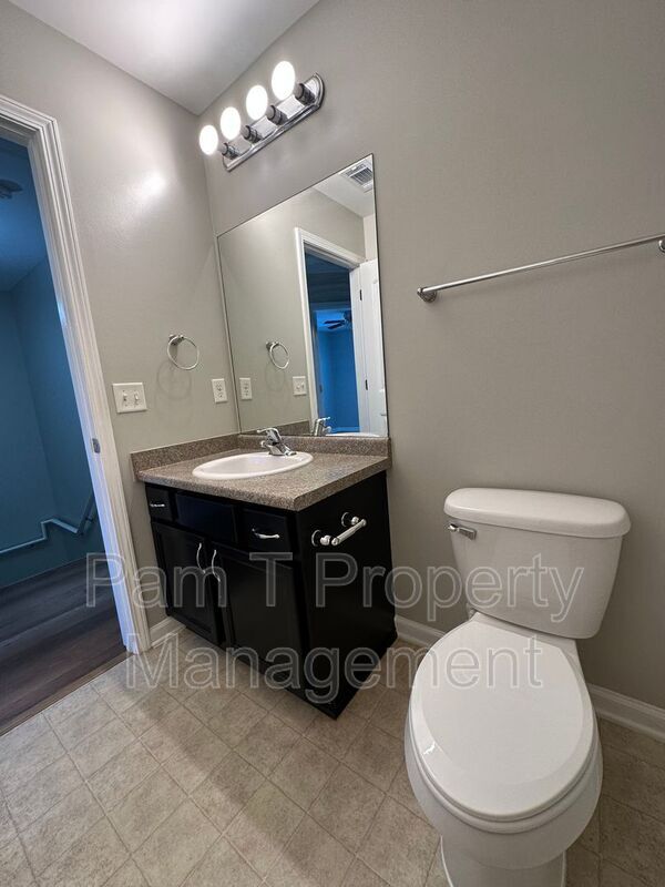Building Photo - 106 Sonata Cir