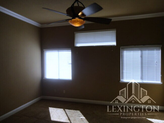 Building Photo - Spacious, single-story, 3bd-2ba Home located in Folsom's desirable Natoma Station community!