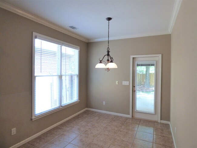 Building Photo - 3770 Abbeyglen Way